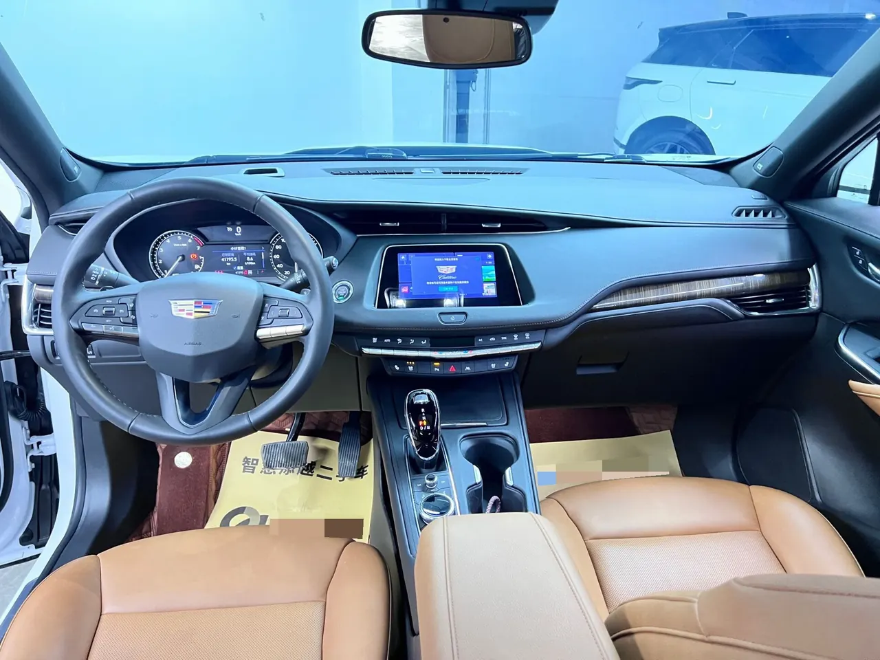 Cadillac 2022 XT4 48V 2.0T 28T 4-wheel drive distinguished automatic gear 7