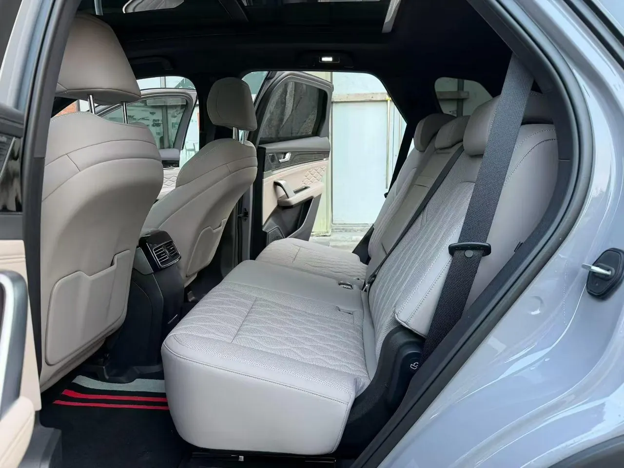 BYD Tang New Energy 2025 Tang DM-i 1.5T Stepless 115KM Honorable Automatic Gear 8