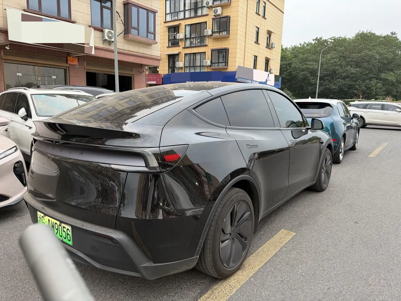 Tesla 2026 Model Y Rear-Wheel-Drive Automatic 3