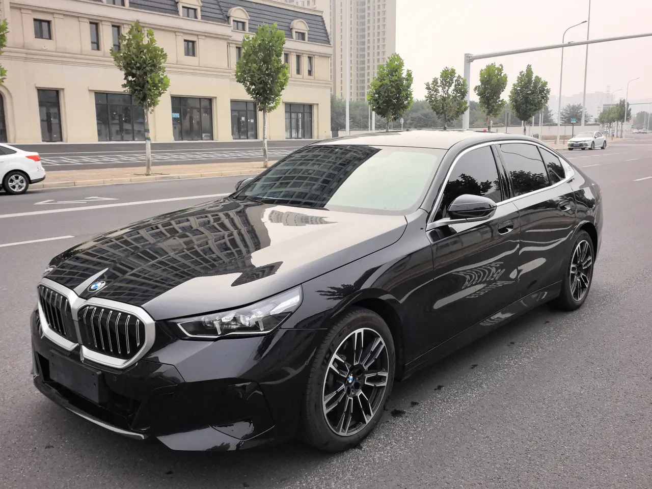 打开图片灯箱:BMW 5 series 2025 530Li 48V 2.0T exclusive m sports suit automatic gear