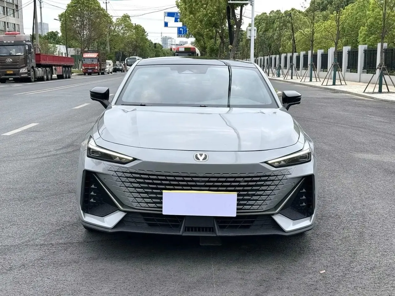 ChangAn 2023 UNI-V Zhidian iDD 1.5T 113km Zhiku Automatic Gear 2