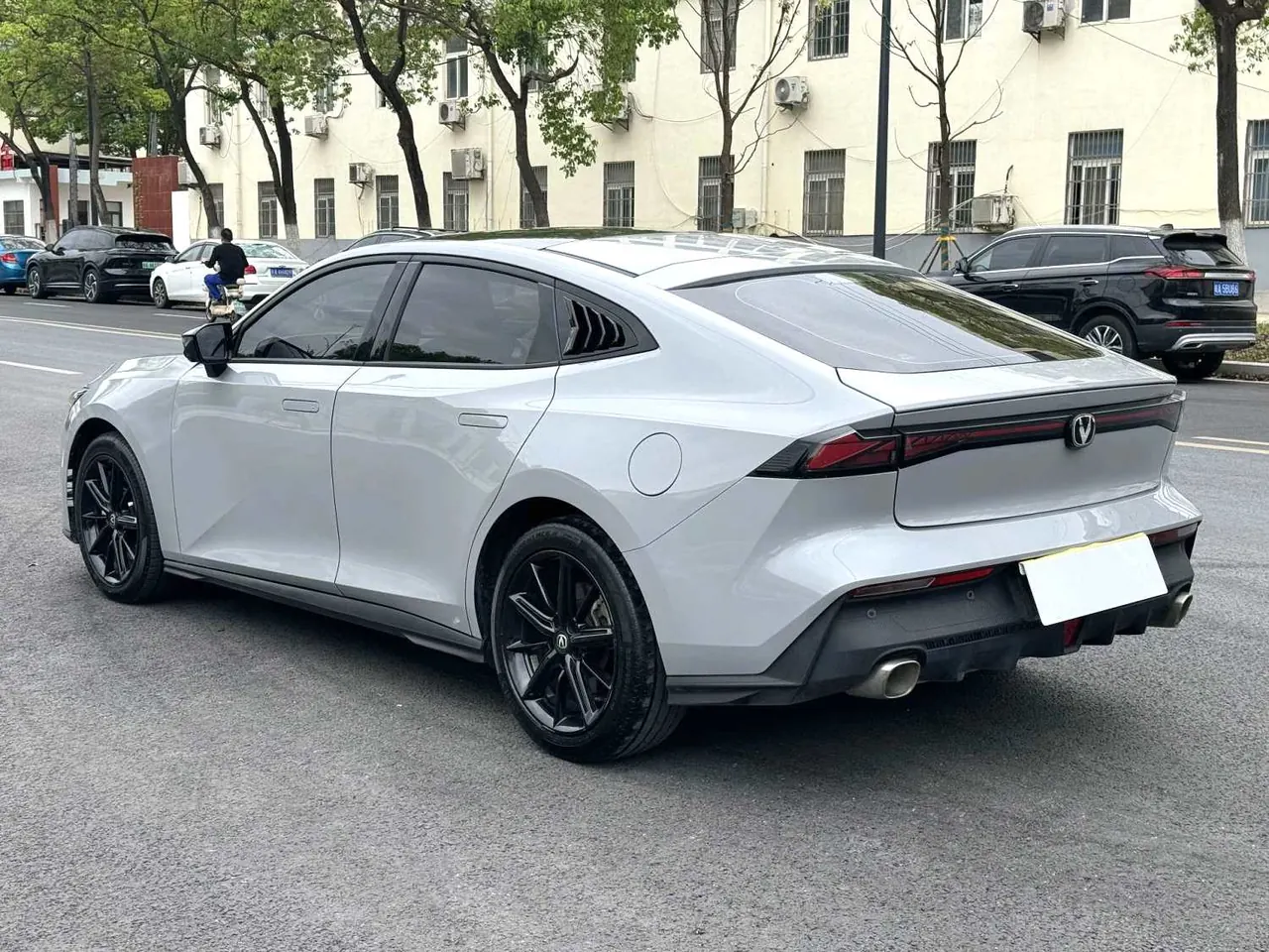 ChangAn 2023 UNI-V Zhidian iDD 1.5T 113km Zhiku Automatic Gear 3