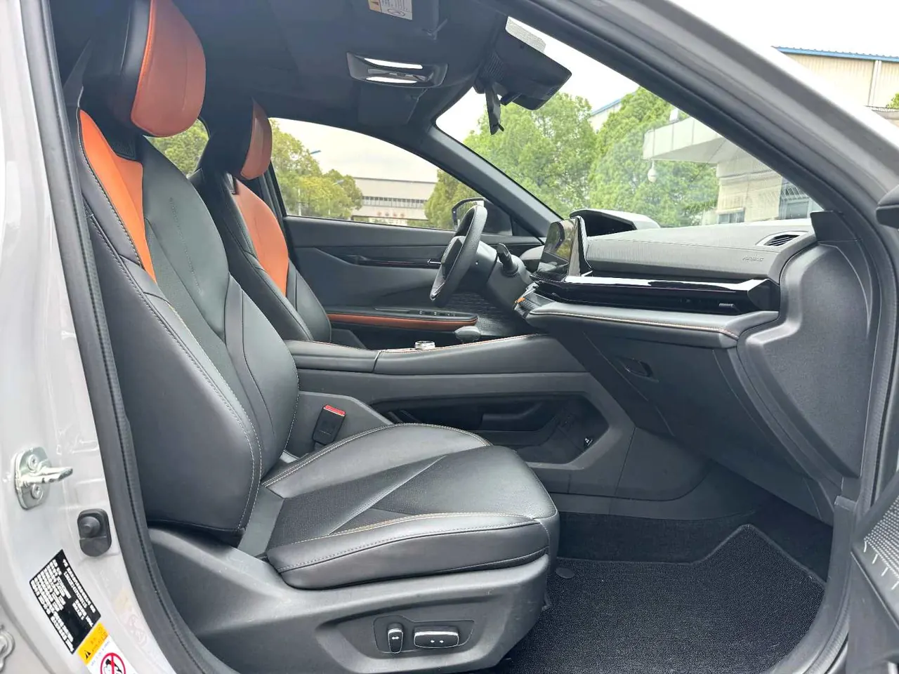 ChangAn 2023 UNI-V Zhidian iDD 1.5T 113km Zhiku Automatic Gear 7