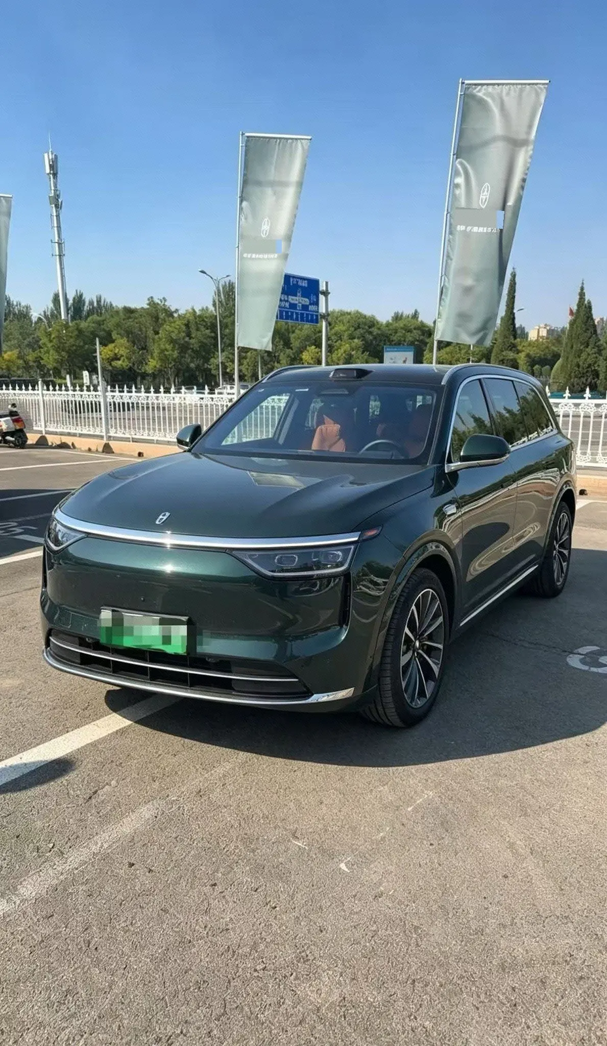 Открыть галерею: AITO 2025 AITO M8 Ultra 53.4kWh 6-seat automatic gear