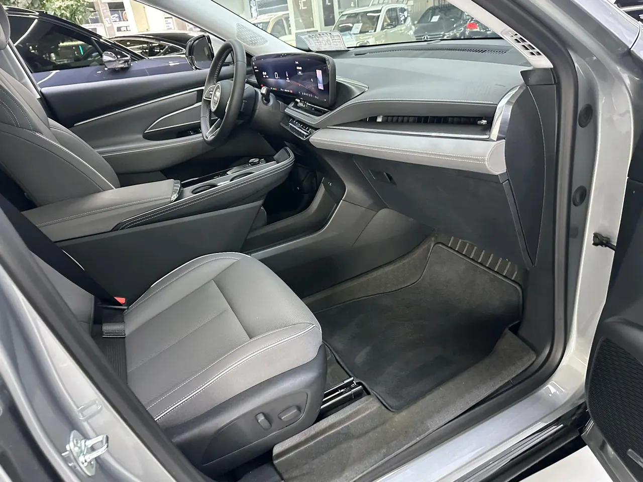 Buick 2025 E 5 620KM Premium Edition Automatic Gear 11