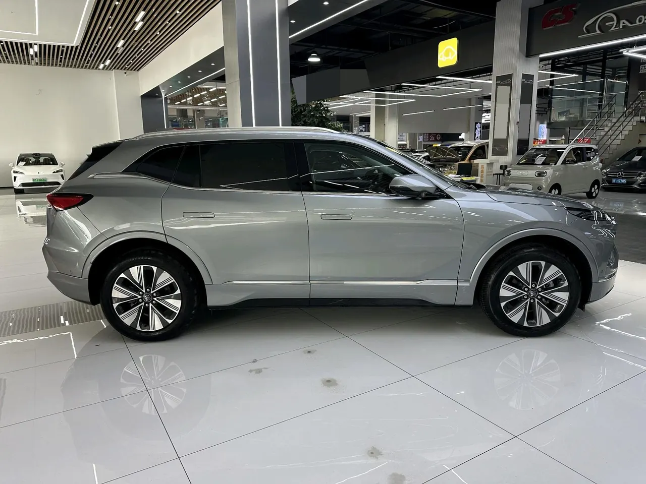 Buick 2025 E 5 620KM Premium Edition Automatic Gear 18
