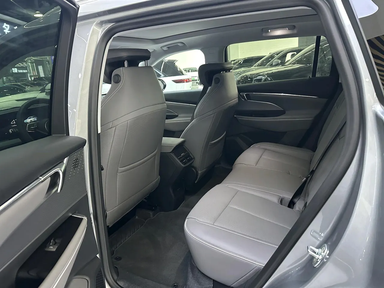 Buick 2025 E 5 620KM Premium Edition Automatic Gear 4