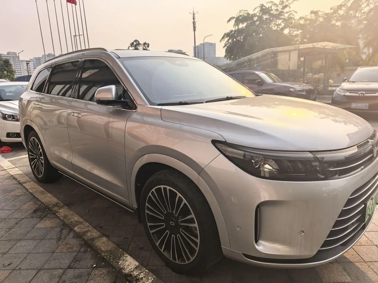 AITO 2024 AITO M7 4WD Plus 5-seat automatic gear 3