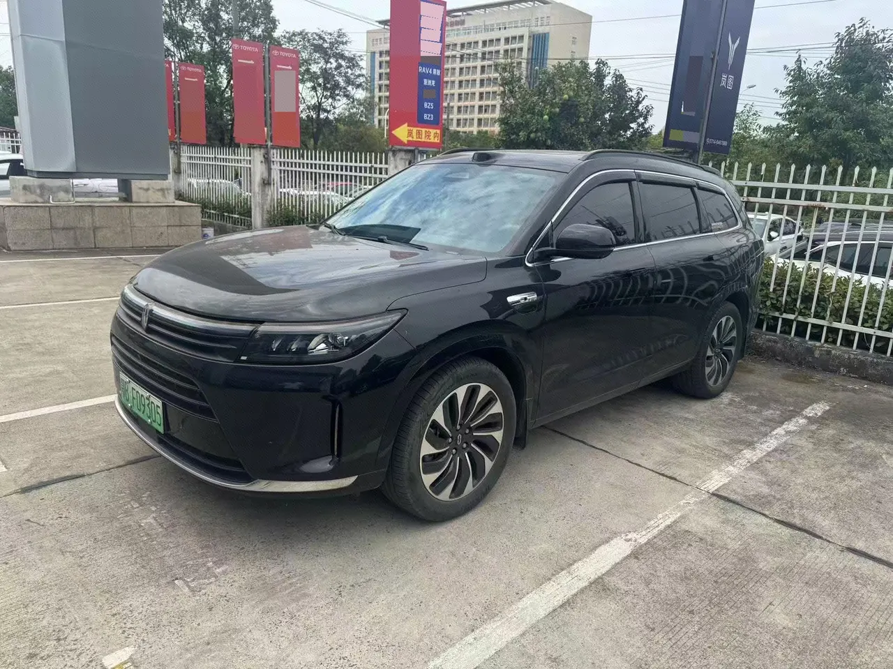 Открыть галерею: AITO 2024 AITO M7 Smart Drive Rear Drive Max Edition 5-seat Automatic Gear