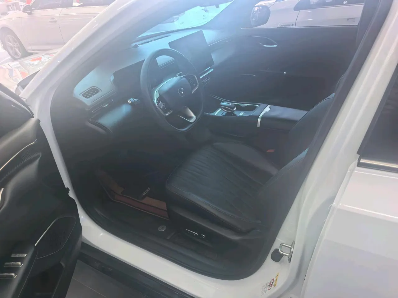 ChangAn 2023 Yida 1.5TGDI Blue Whale NE Flagship Automatic Gear 3