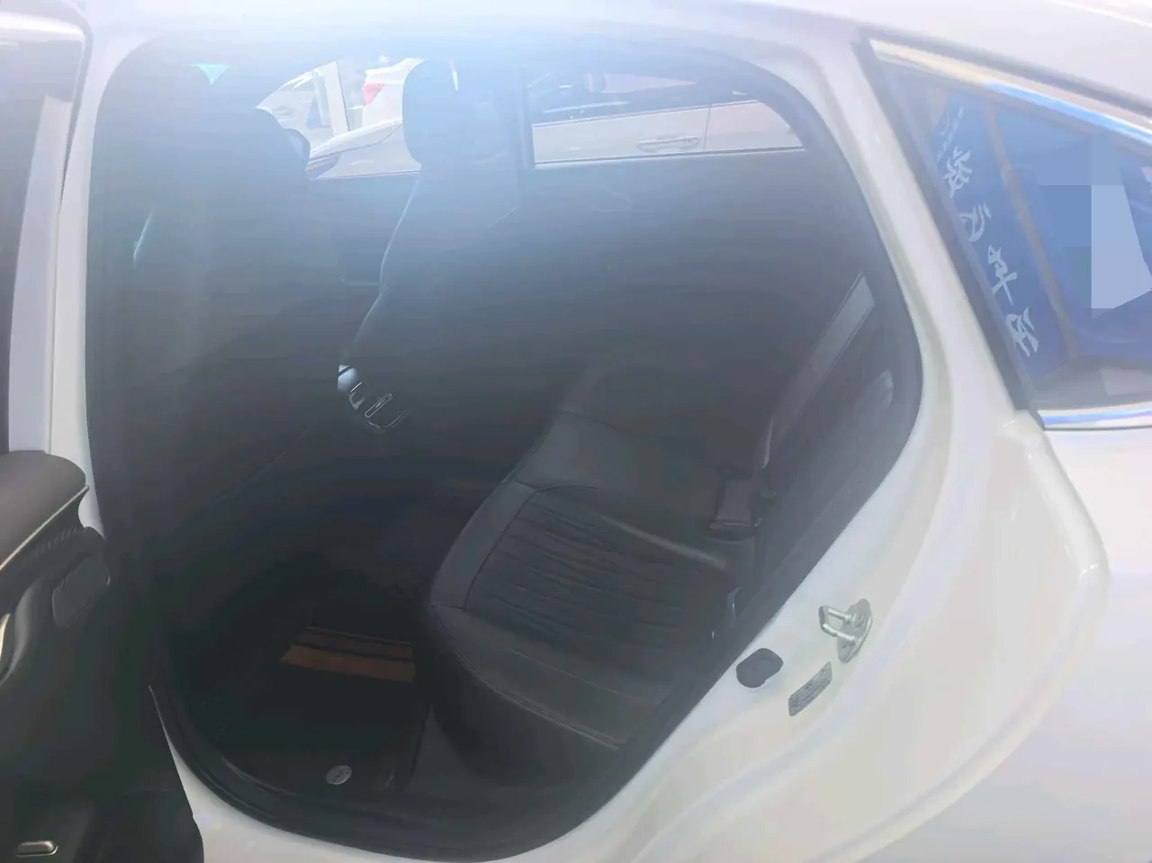 ChangAn 2023 Yida 1.5TGDI Blue Whale NE Flagship Automatic Gear 4