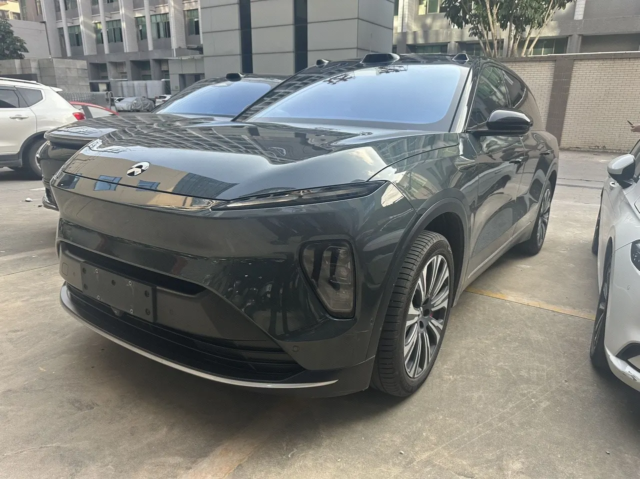 Открыть галерею: NIO 2023 ES8 75kWh Executive Edition Automatic Gear