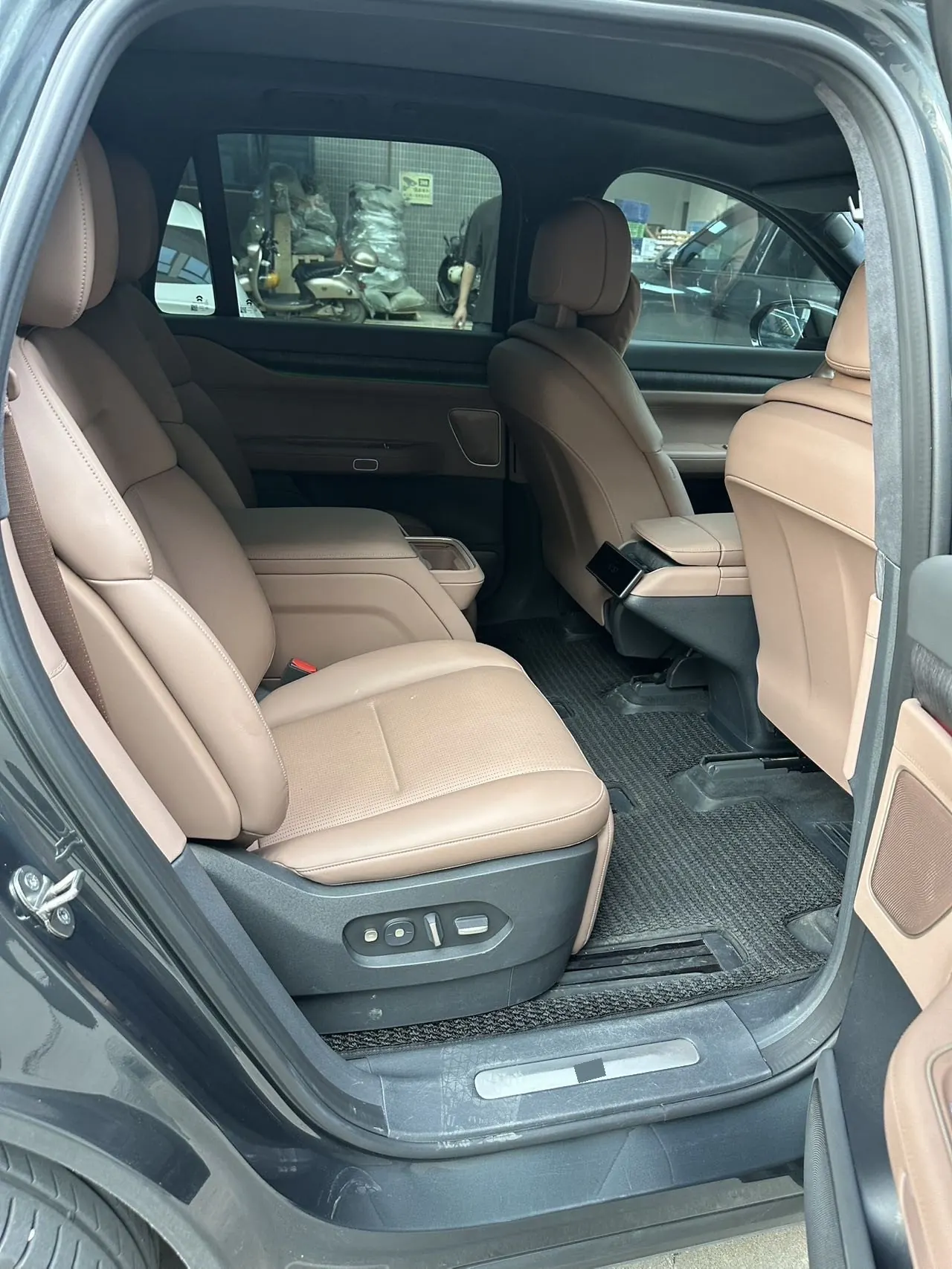 NIO 2023 ES8 75kWh Executive Edition Automatic Gear 9