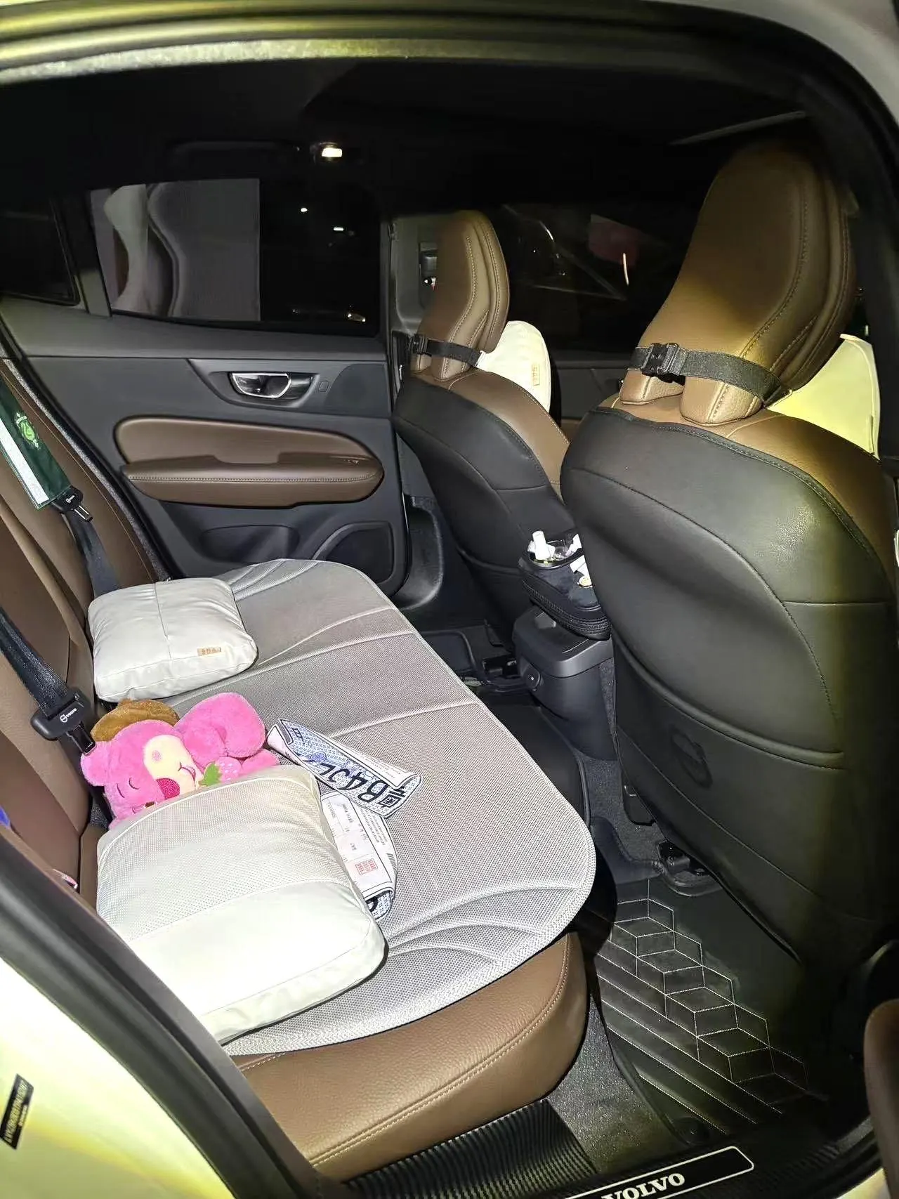Volvo 2026 S60 48V 2.0T B4 Zhiyi Deluxe Edition Automatic Gear 5