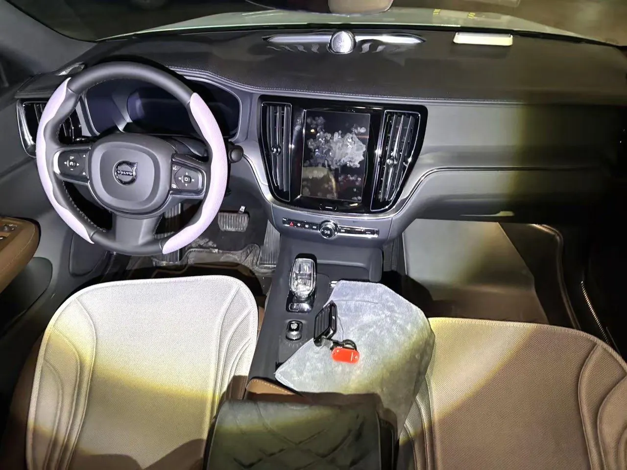 Volvo 2026 S60 48V 2.0T B4 Zhiyi Deluxe Edition Automatic Gear 6