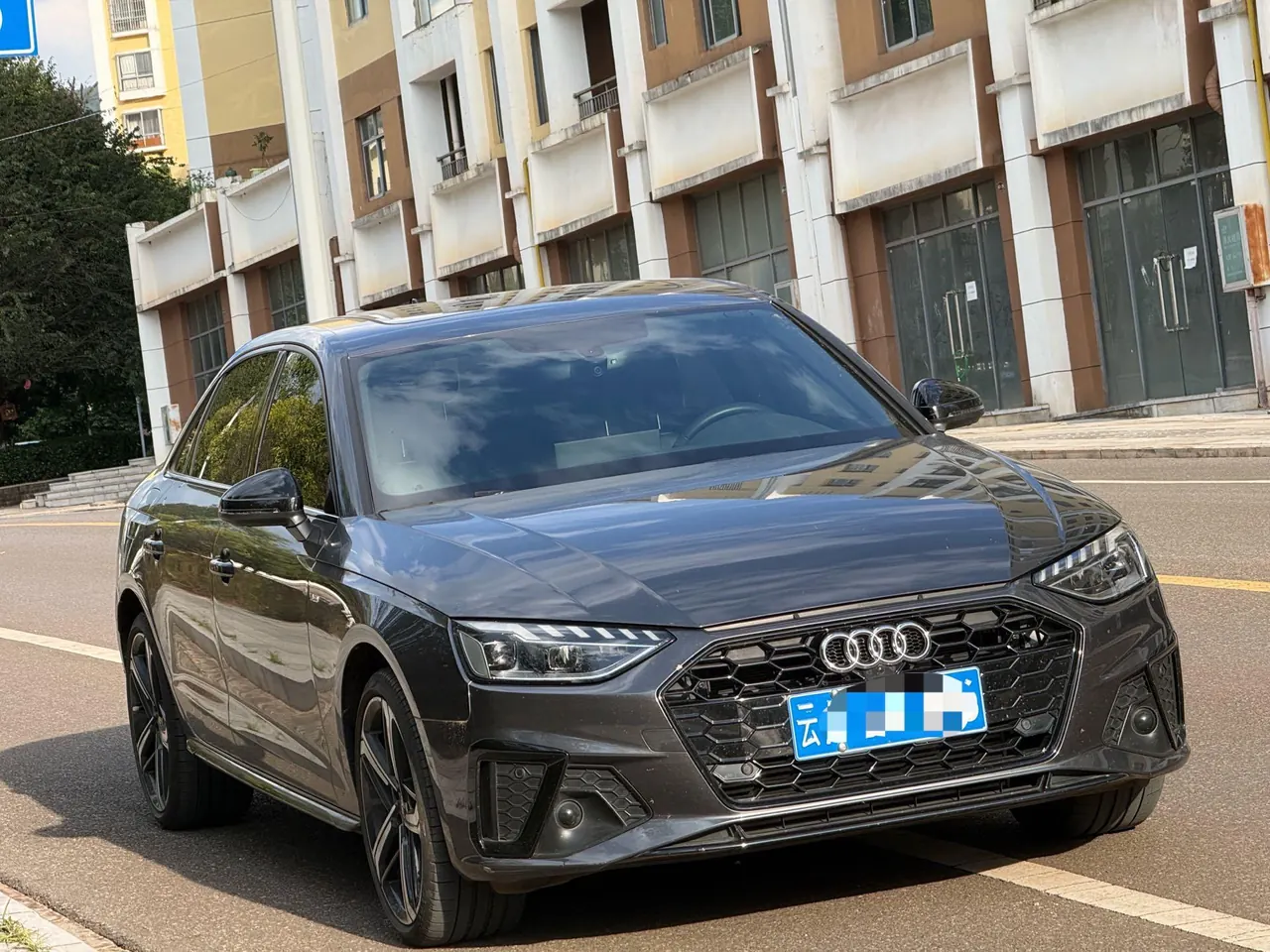 Audi 2023 A4L 2.0TFSI 40TFSI Quattro Deluxe Dynamic Automatic 3