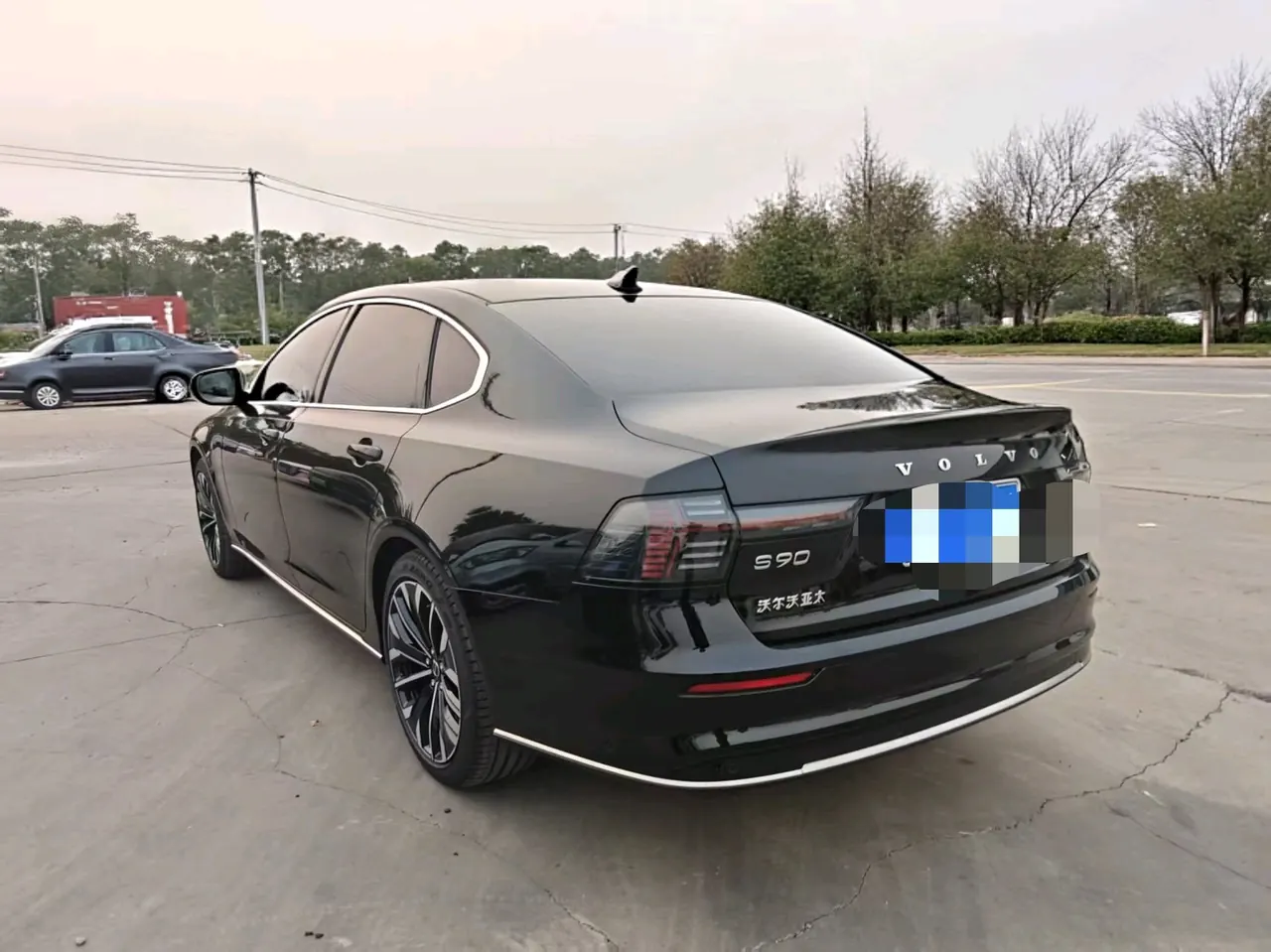 Volvo 2026 S90 48V 2.0T B5 Zhiyuan Deluxe Edition Automatic Gear 4