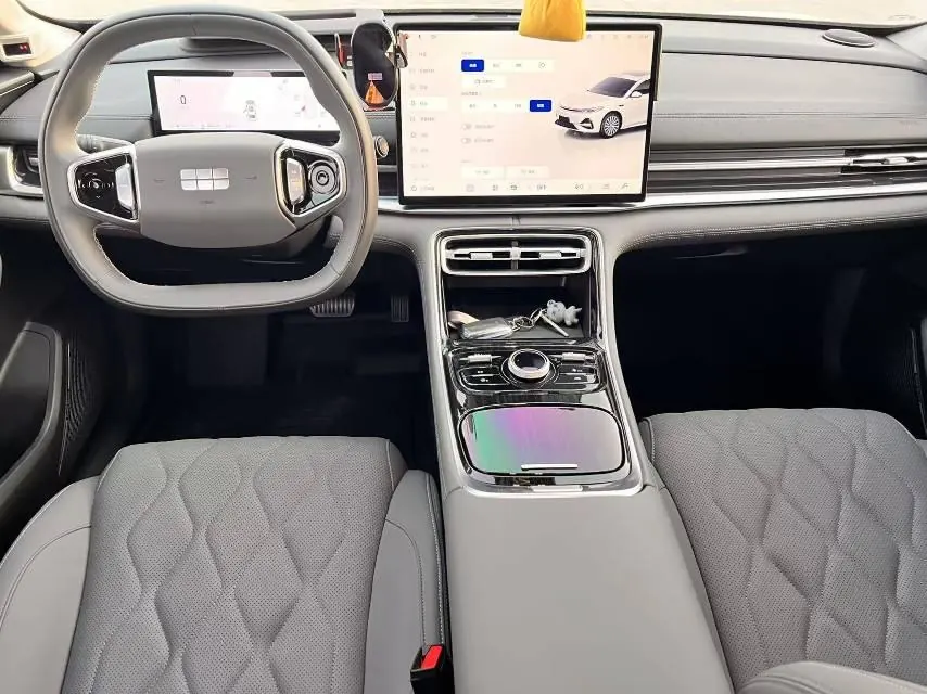 Geely Galaxy 2025 A7 EM-i 1.5 150km Discovery Edition Automatic Gear 5