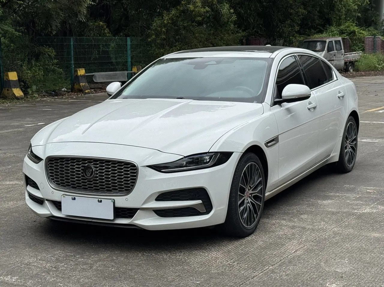 打开图片灯箱:Jaguar 2021 XEL 2.0T 250PS R-DYNAMIC S Enterprising Sports Edition Automatic Gear