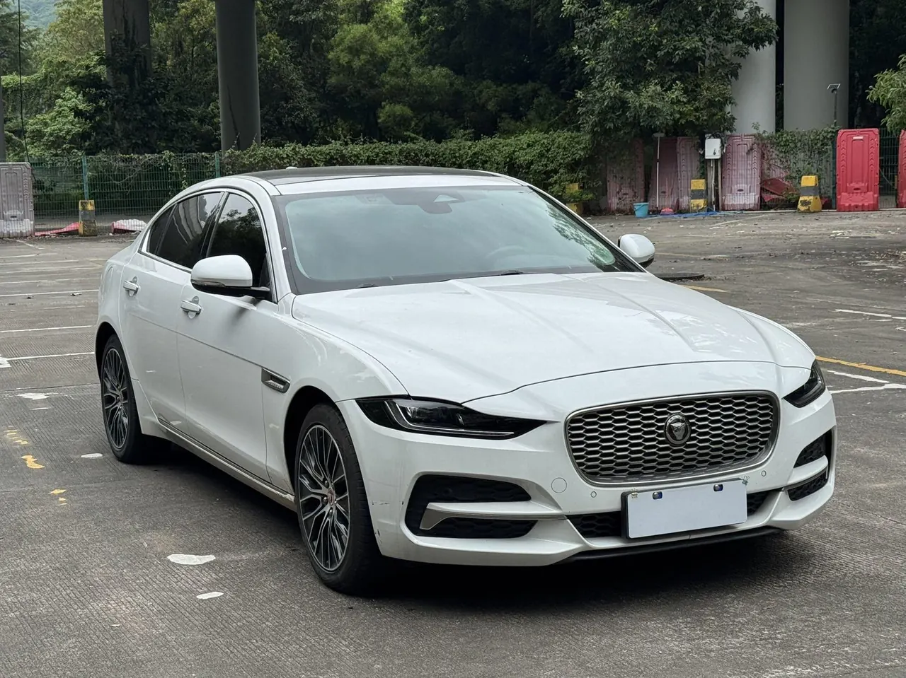 Jaguar 2021 XEL 2.0T 250PS R-DYNAMIC S Enterprising Sports Edition Automatic Gear 3