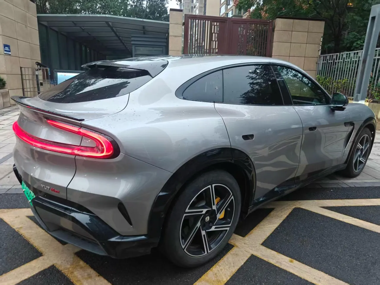 MI 2025 YU7 Long Endurance High Performance Four-wheel Drive Max Edition Automatic Gear 8
