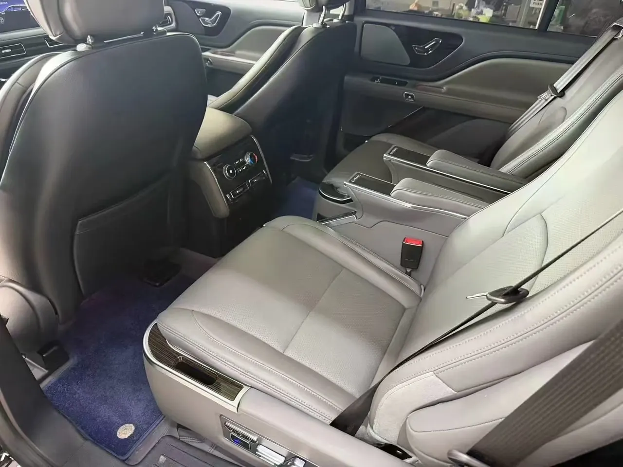 Lincoln 2024 Aviator 3.0T V6 Four-wheel Drive Elegant Edition 7-seat Automatic Gear 3