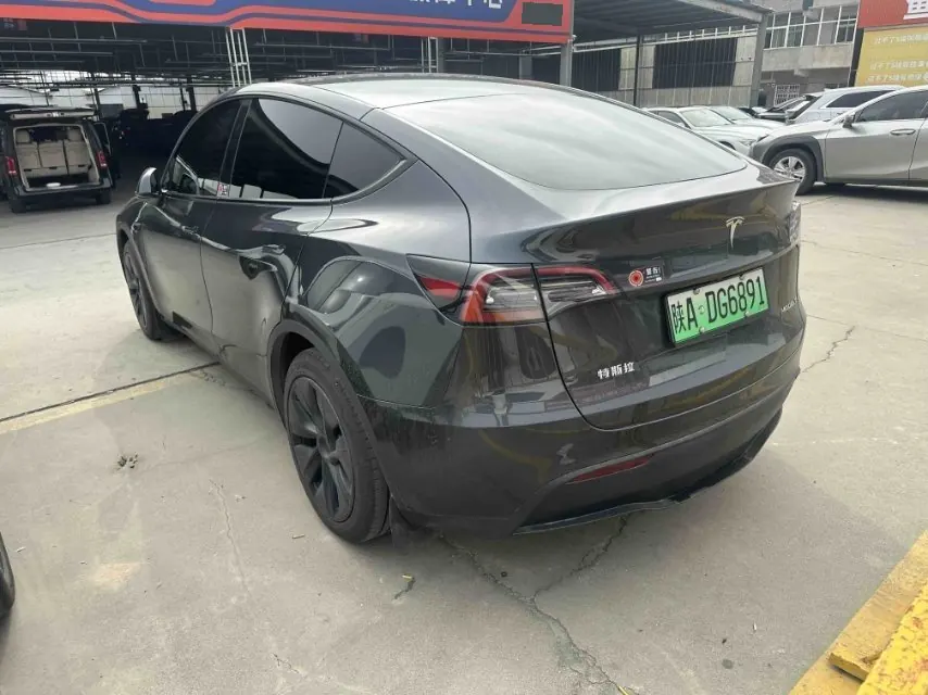 Tesla 2024 Model Y rear-wheel drive version automatic transmission 3