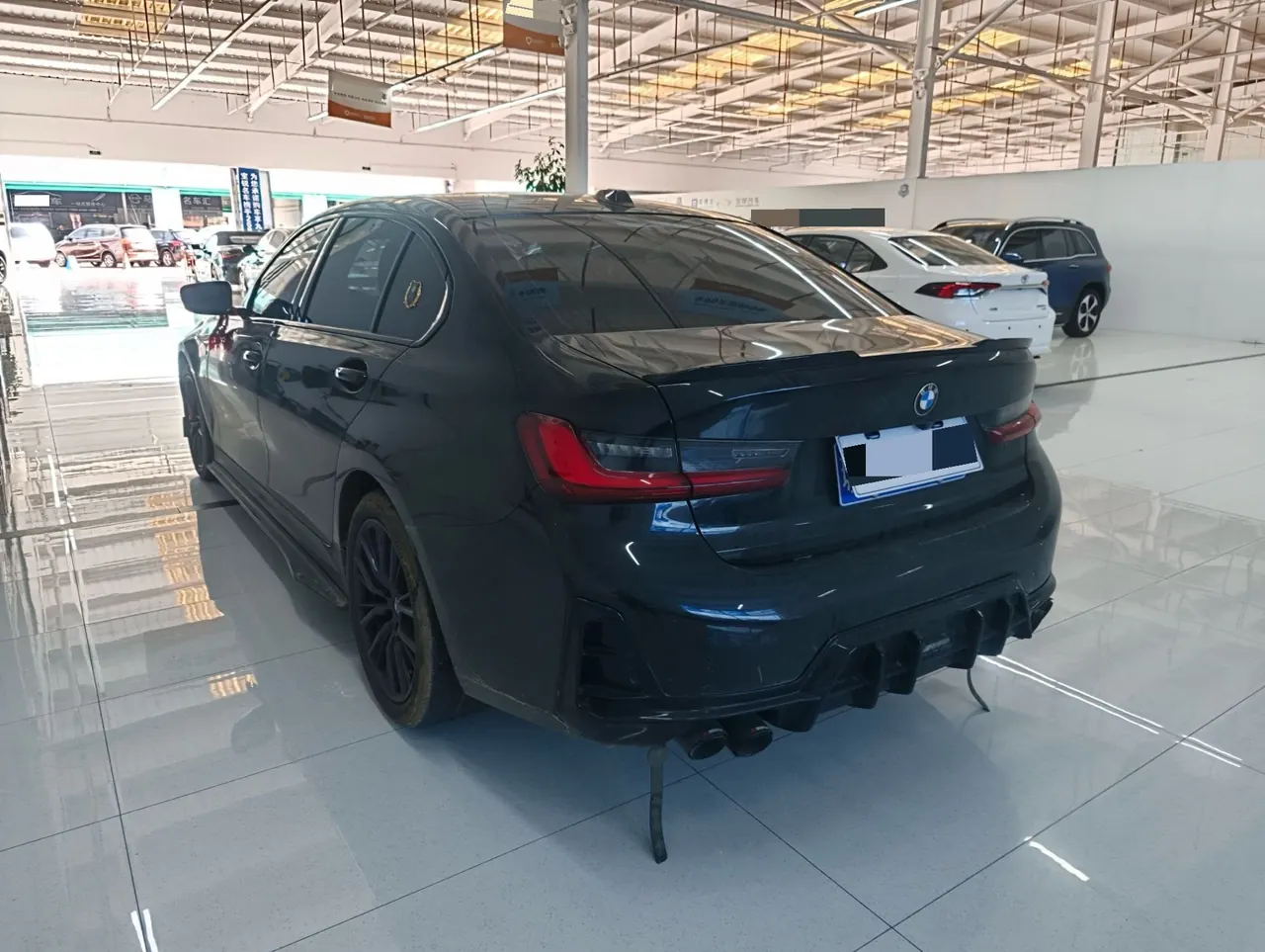BMW 3 Series 2023 325Li 2.0T M Sports Obsidian Night Suit Automatic Gear 5