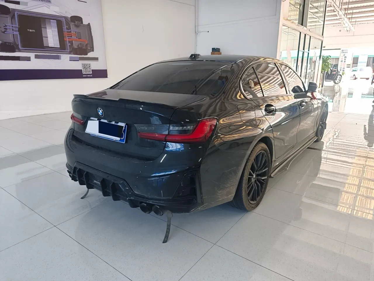 BMW 3 Series 2023 325Li 2.0T M Sports Obsidian Night Suit Automatic Gear 6
