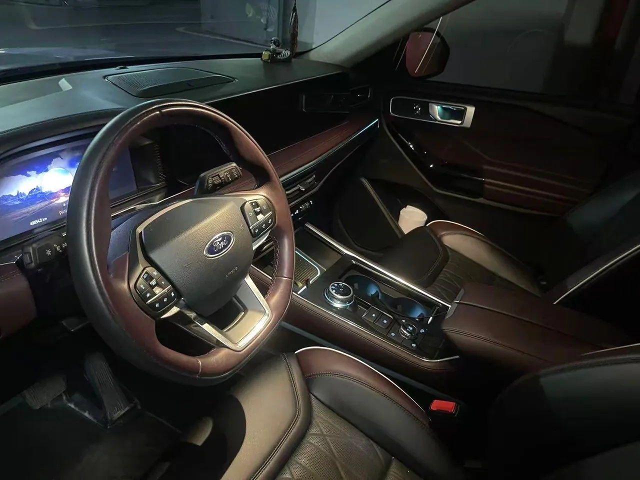 Ford 2023 Explorer 2.3T EcoBoost 285 Four-wheel Drive Titanium Edition 6-seat Automatic Gear 2