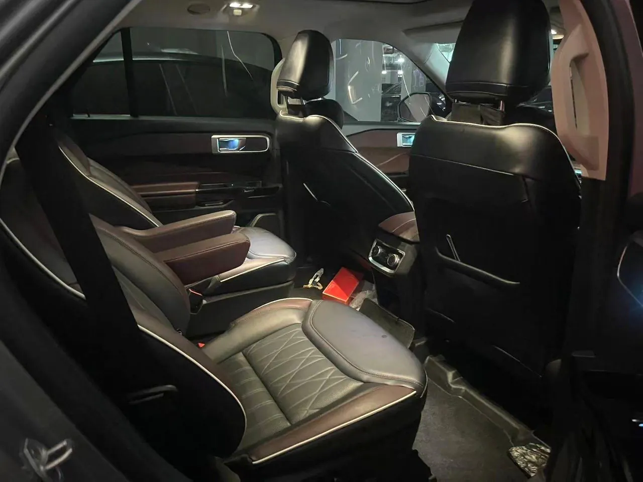Ford 2023 Explorer 2.3T EcoBoost 285 Four-wheel Drive Titanium Edition 6-seat Automatic Gear 3