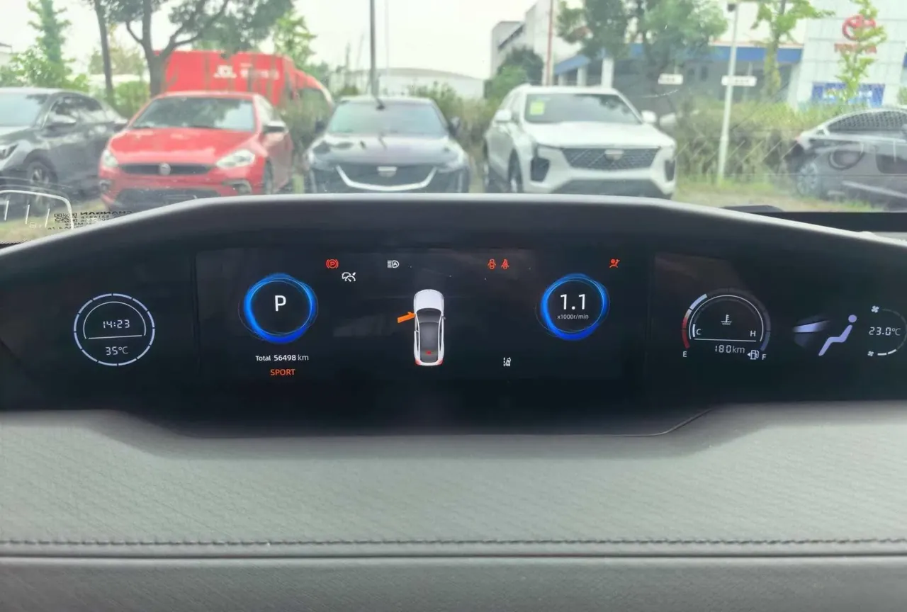 ChangAn 2023 UNI-V 1.5T Sports Edition Automatic 9