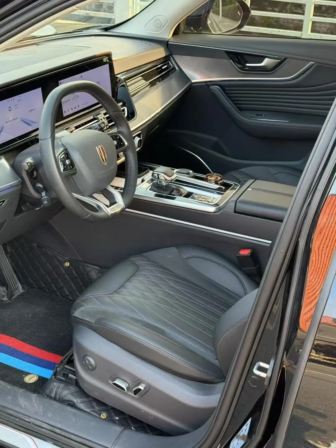 HongQi 2025 HS5 2.0T Two-Drive Flag Enjoy Pro Edition Automatic Gear 3