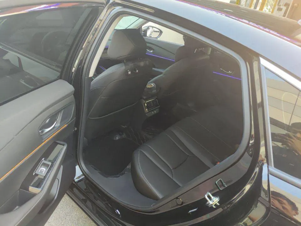 Honda 2025 11th Generation Accord 1.5T Stepless 260TURBO Sports Series Deluxe Automatic Gear 3