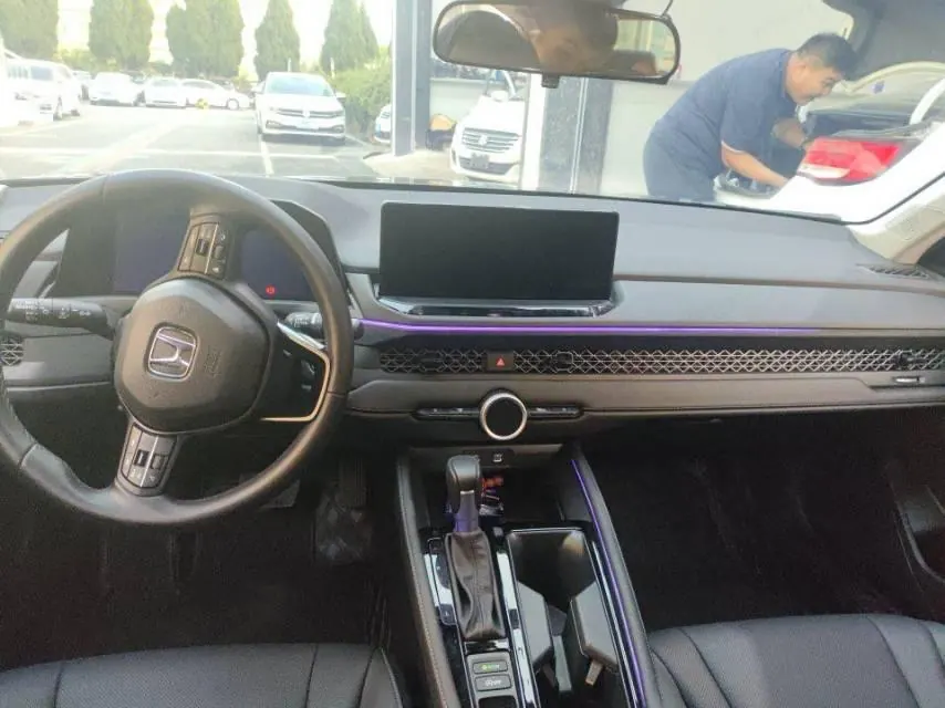 Honda 2025 11th Generation Accord 1.5T Stepless 260TURBO Sports Series Deluxe Automatic Gear 4