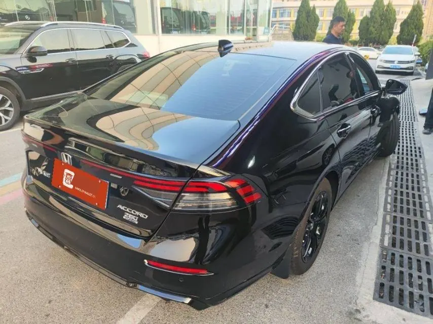Honda 2025 11th Generation Accord 1.5T Stepless 260TURBO Sports Series Deluxe Automatic Gear 5
