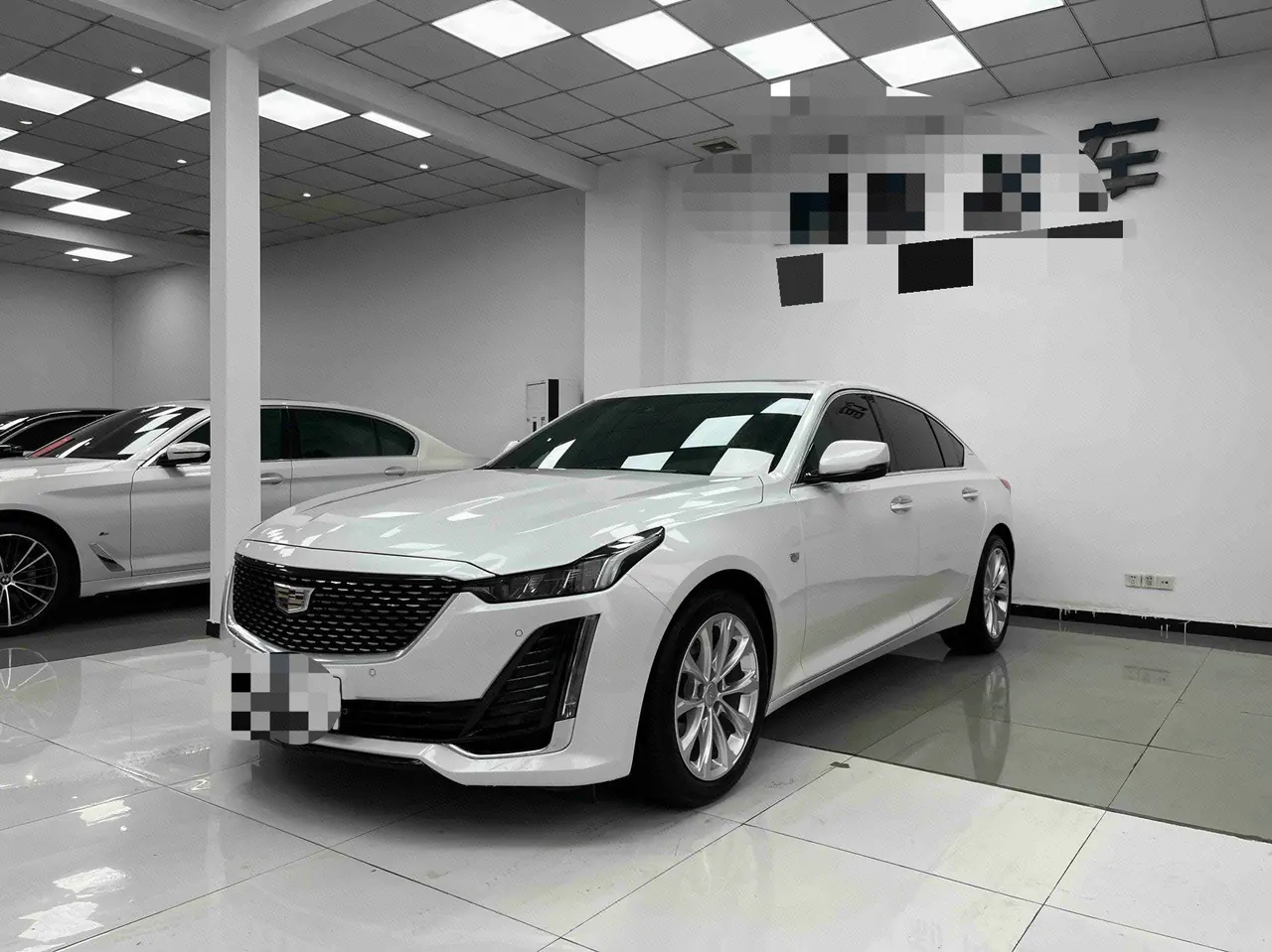 Открыть галерею: Cadillac 2023 CT5 2.0T 28T Luxury (Standard Edition) Automatic Gear