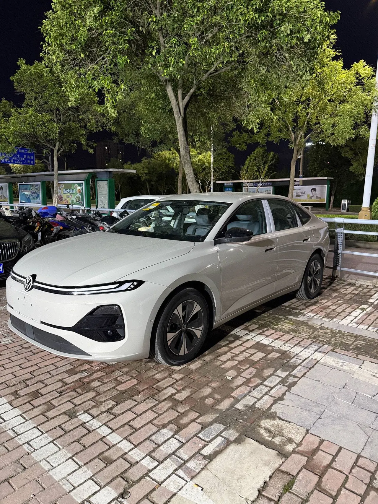 Открыть галерею: Volkswagen 2026 ID.ERA 5S 1.5 Neo automatic gear