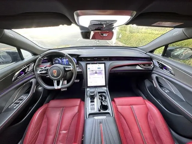 HongQi 2023 H6 2.0T to the United States version of automatic gear 3