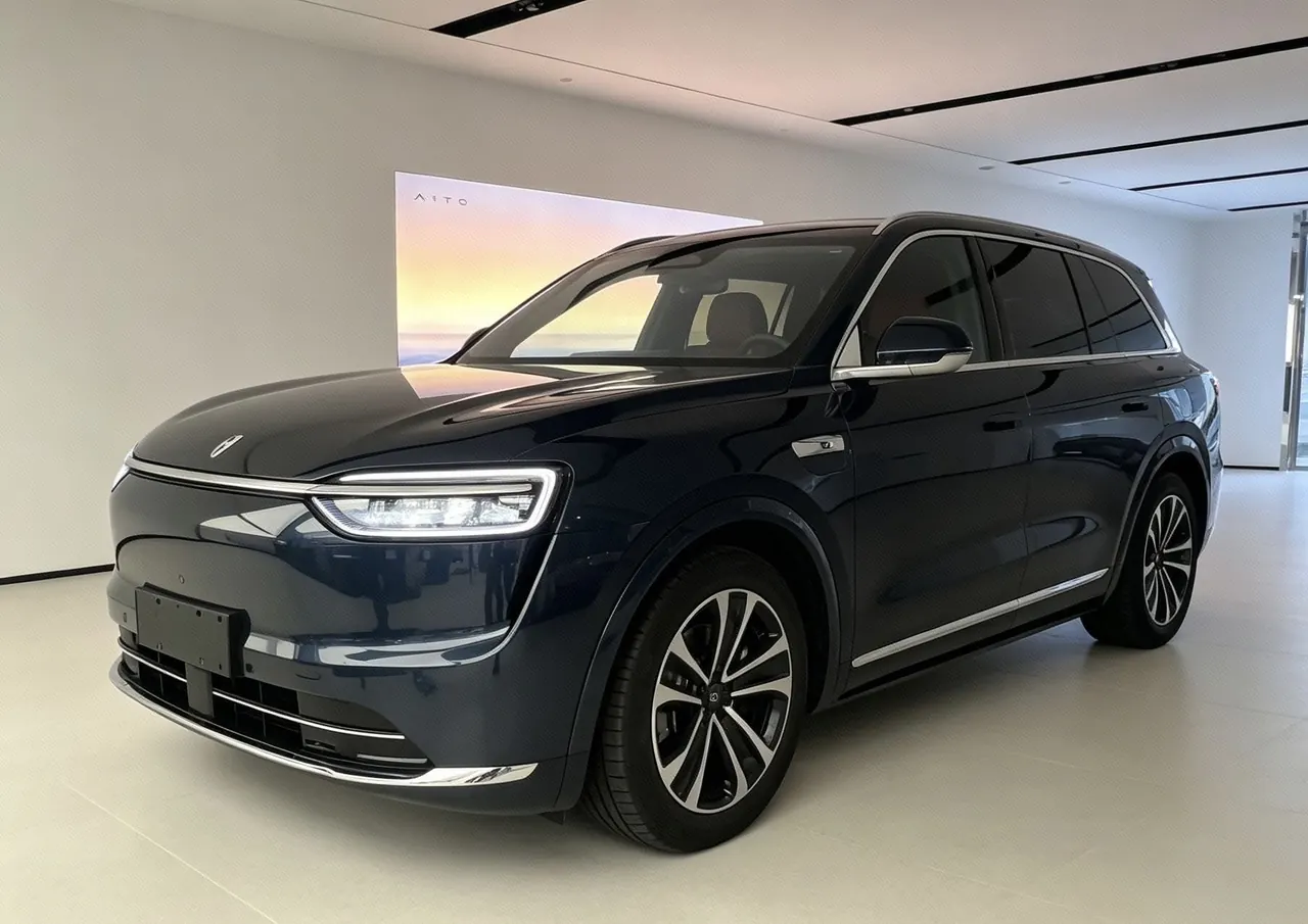 Open image lightbox: AITO 2026 AITO M7 extended range Pro 4-wheel drive version 5-seat automatic gear