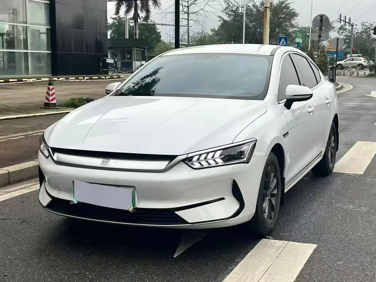 Open image lightbox: BYD 2024 Qin PLUS EV 420KM Glory Edition Leading Automatic Gear