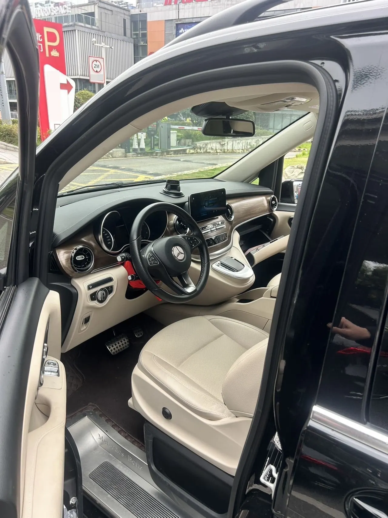 Mercedes Benz V 2020V 260 2.0T Premium Edition Automatic Gear 3