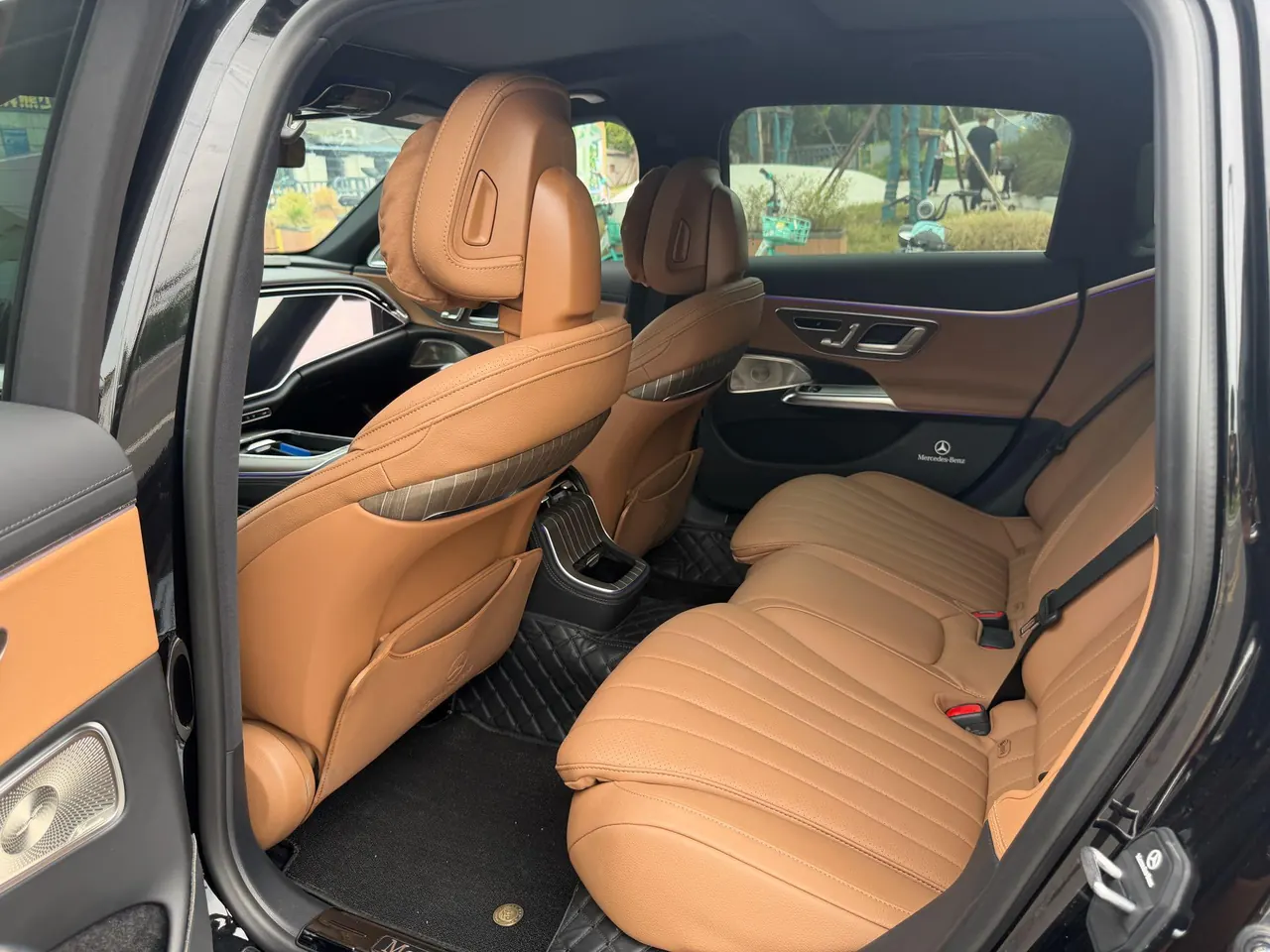 Mercedes Benz E Class 2024 E 300 L 48V 2.0T Luxury Automatic Gear 4