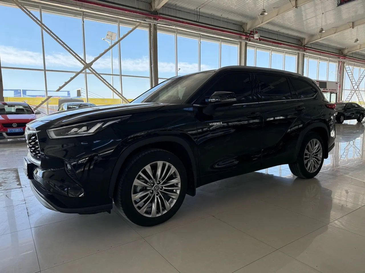 打开图片灯箱:Toyota 2023 Highlander Dual Engine 2.5 Stepless Intelligent Electric Hybrid Four-wheel Drive Premium Edition 7-seat Automatic Transmission