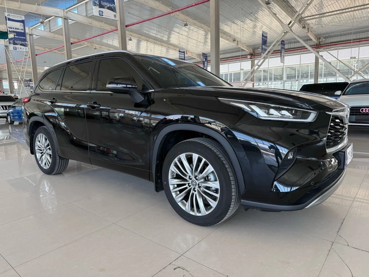 Toyota 2023 Highlander Dual Engine 2.5 Stepless Intelligent Electric Hybrid Four-wheel Drive Premium Edition 7-seat Automatic Transmission 3