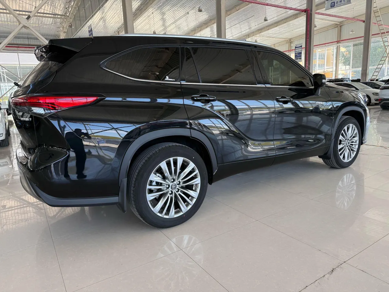 Toyota 2023 Highlander Dual Engine 2.5 Stepless Intelligent Electric Hybrid Four-wheel Drive Premium Edition 7-seat Automatic Transmission 4