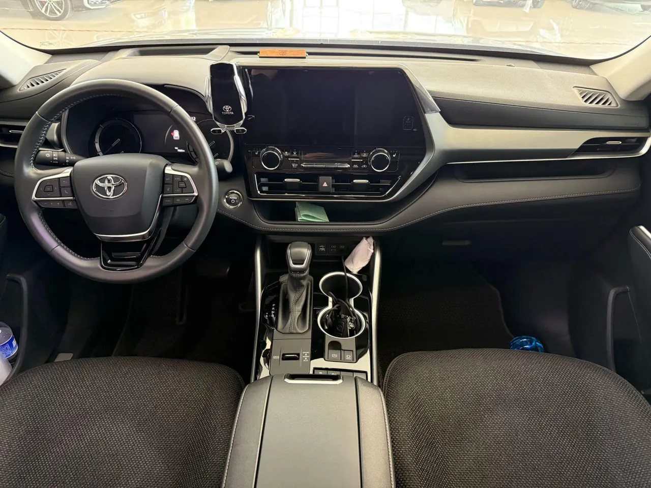 Toyota 2023 Highlander Dual Engine 2.5 Stepless Intelligent Electric Hybrid Four-wheel Drive Premium Edition 7-seat Automatic Transmission 9