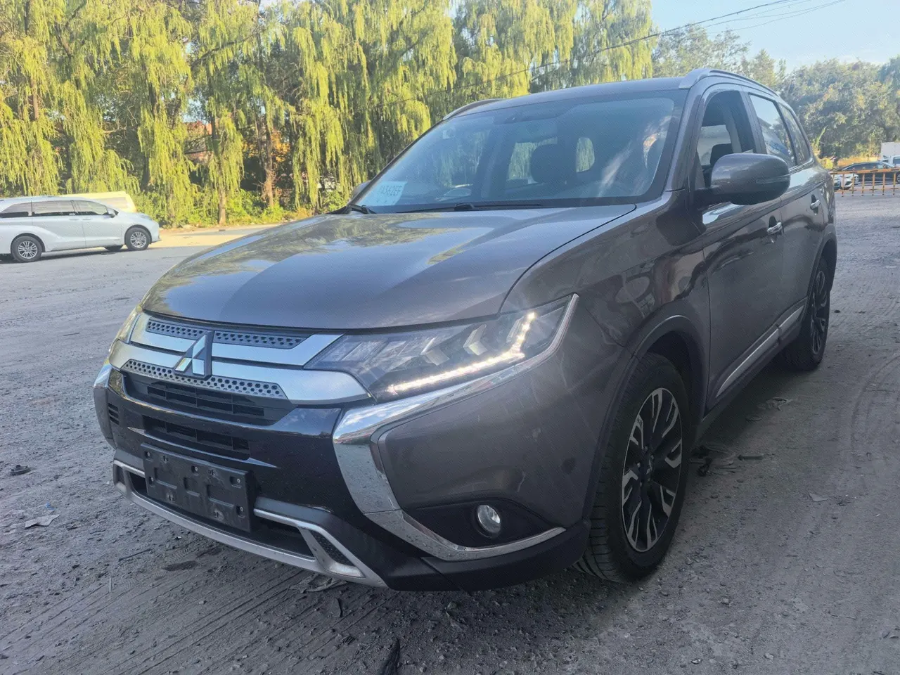 Open image lightbox: Mitsubishi 2020 Outlander 2.4 stepless four-wheel drive to enjoy the version of 7-seat automatic gear