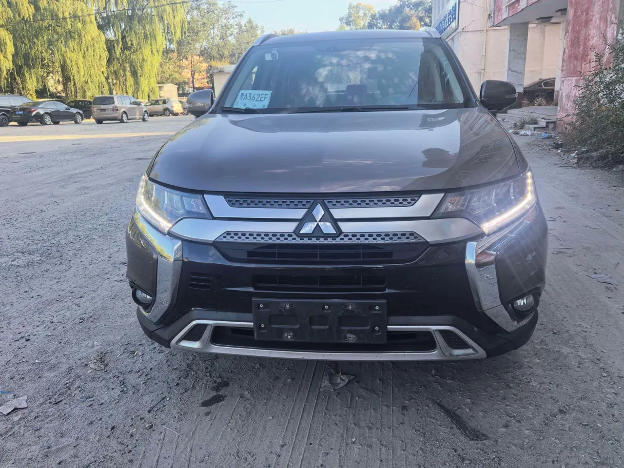 Mitsubishi 2020 Outlander 2.4 stepless four-wheel drive to enjoy the version of 7-seat automatic gear 2
