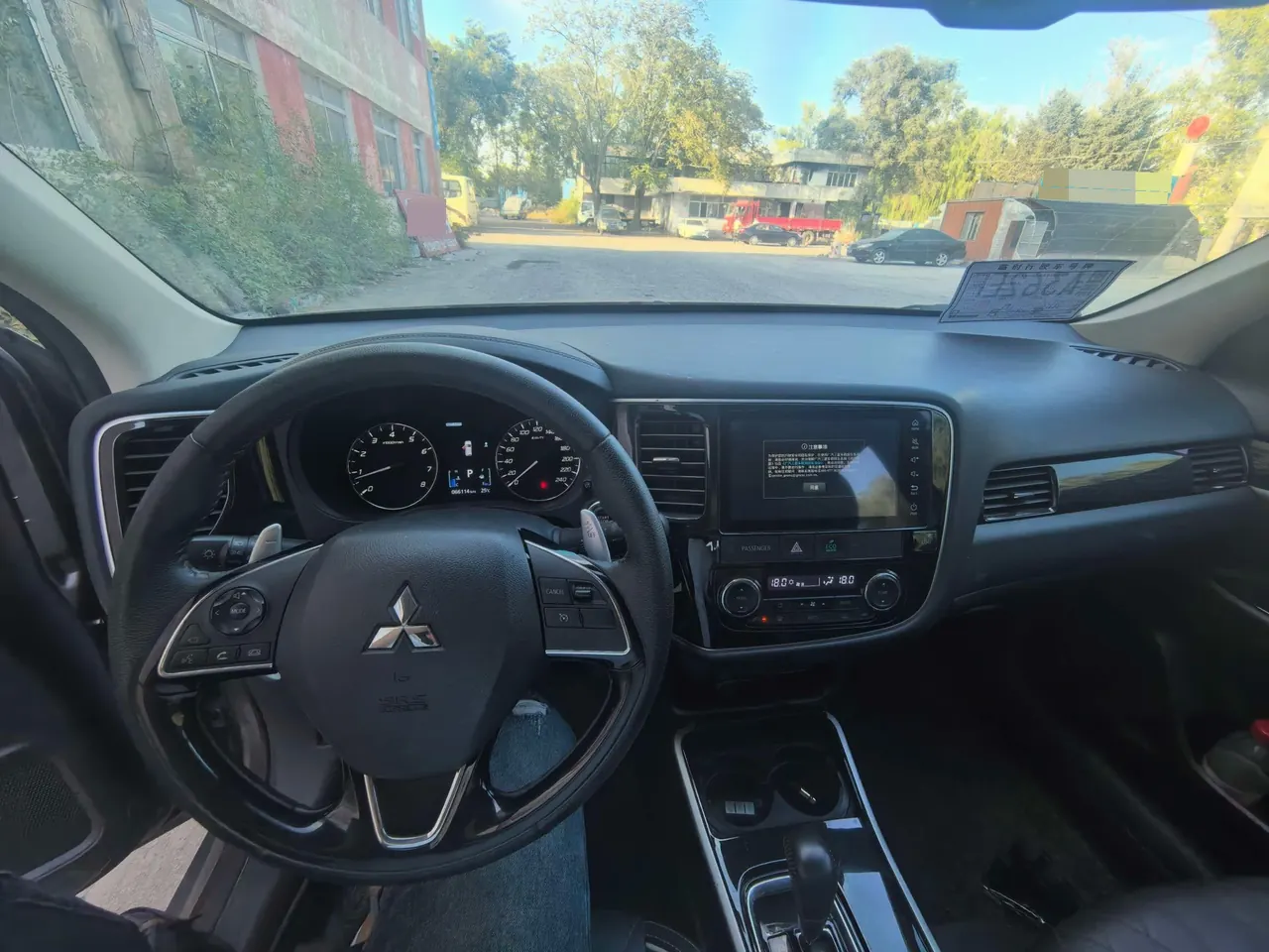 Mitsubishi 2020 Outlander 2.4 stepless four-wheel drive to enjoy the version of 7-seat automatic gear 4